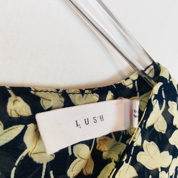 Lush | Leaf Print Top Semi Open Back Blue Beige - Picture 2 of 4